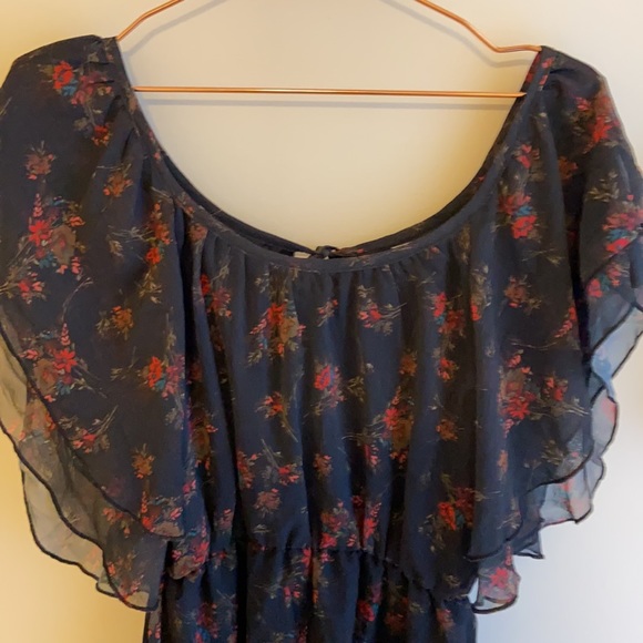 Black tunic with red wildflowers pattern. - Picture 2 of 3